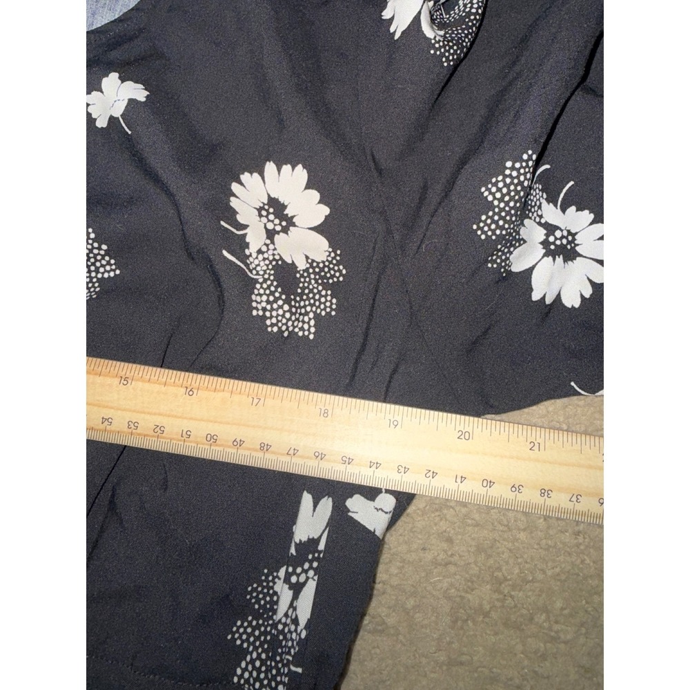 Torrid Mini Wash Challis V-Neck Dress Dotted Daisies 1X 14-16 Boho Cottagecore - Picture 6 of 7